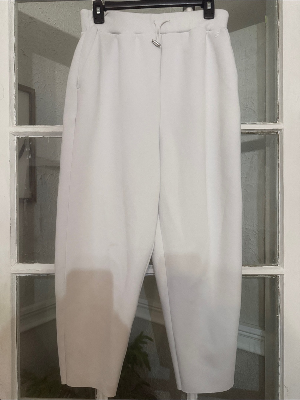 CALIA by Carrie Underwood White Paperbag Balloon Pants Size S